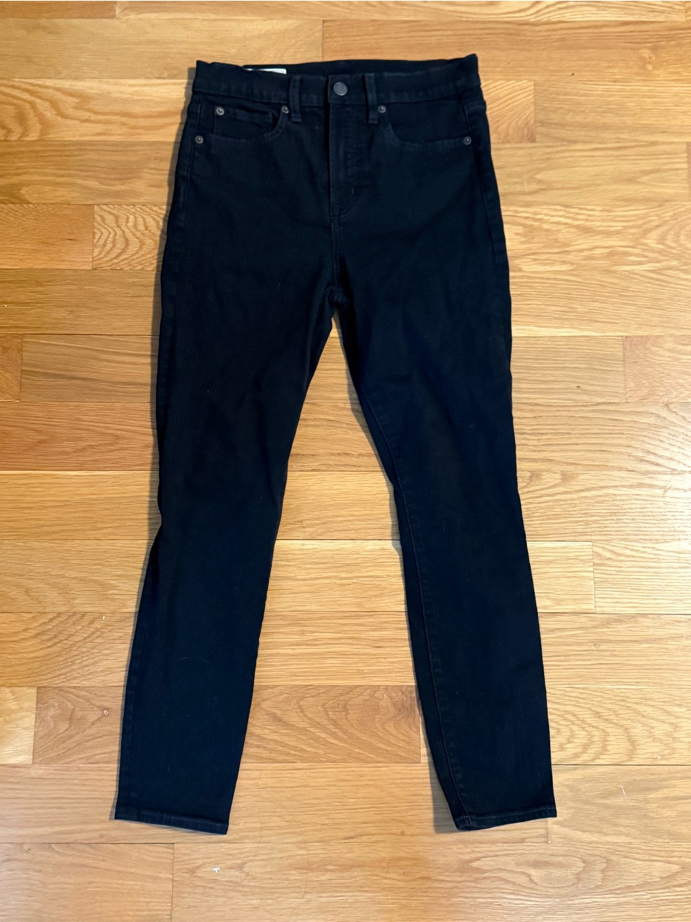 GAP Women's Skinny Jeans in Black